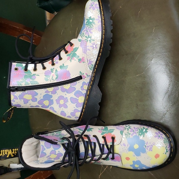 Dr. Martens Other - Dr Martens, floral 1460 boots Y6 W7